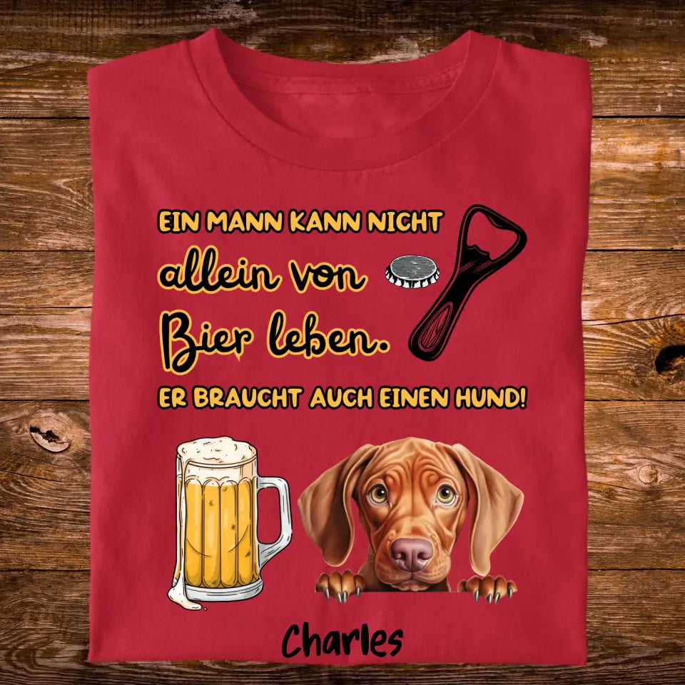 Personalisierbares T-Shirt - Ein Mann mit Bier und Hund