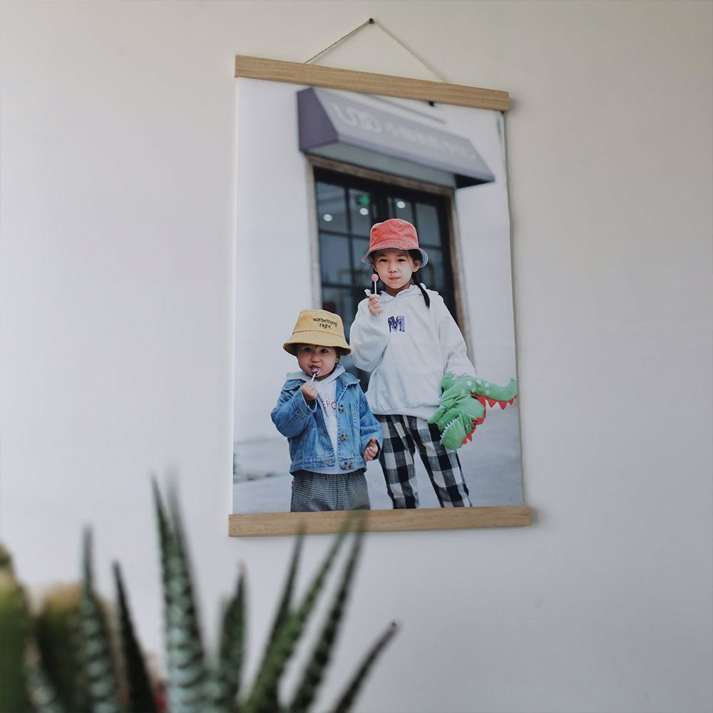 Leinwand Druck mit Schriftrolle Holz Rahmen - Mond-Baby